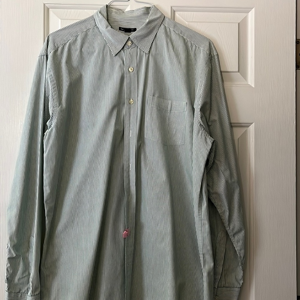 Men’s Gap Button Down Striped Shirt
